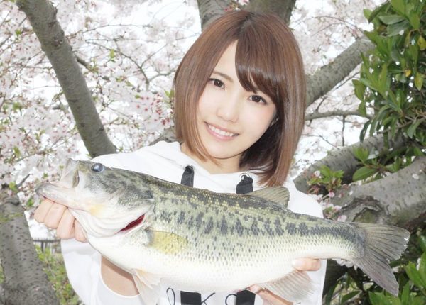 釣りガール りんか プロの定義と違和感を感じる 私ｏｏのプロです 琵琶湖 瀬田川バス釣り ロクマルを狙い浪漫を追う